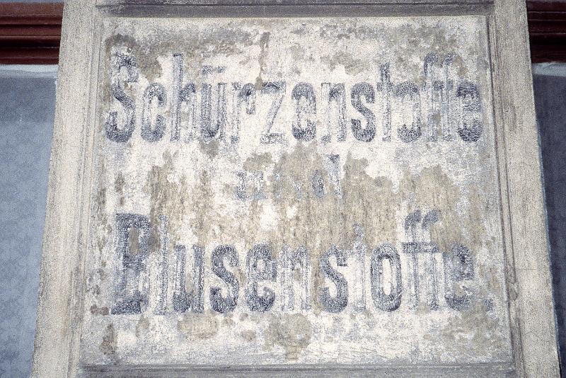 Görlitz, Jauernicker Str. 17, 14.12.1996 (1).jpg - Schürzenstoffe und Blustenstoffe